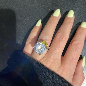 JUICY COUTURE RING like new! Big stud with butterfly 🦋